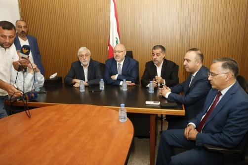 الوزير الأبيض تابع جولته في الضنية وزار المستشفى الحكومي
