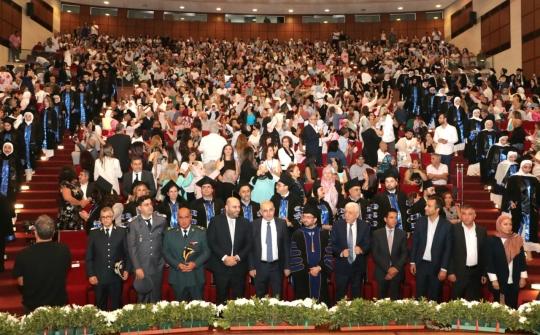 احتفال في "اللبنانية" بتسليم الشهادات لمتخرجي كلية الصحة 