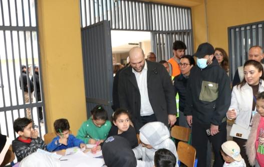 وزير الصحة جال على مراكز إيواء النازحين وأعلن ربطها بمراكز الرعاية لتأمين الخدمات الصحية